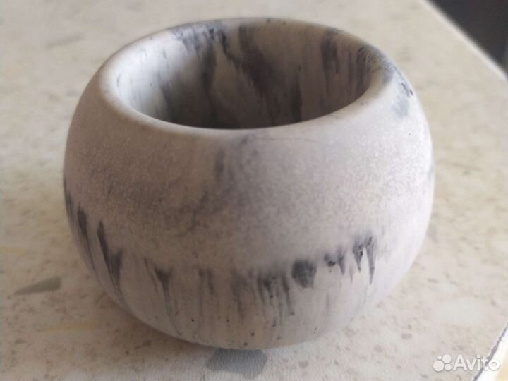 Красивое кашпо (подсвечник)