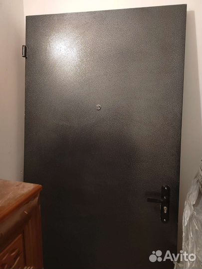 Дверь входная металлическая