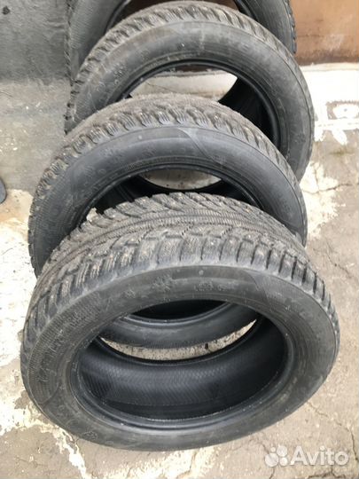 Kumho I'Zen RV Stud KC16 235/55 R18