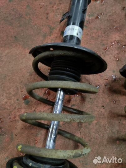 Стойки в сборе передние Bmw 325 E36 M50 1994