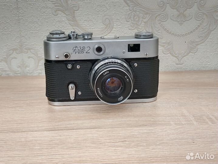 Советский пленочный фотоаппарат фэд-2