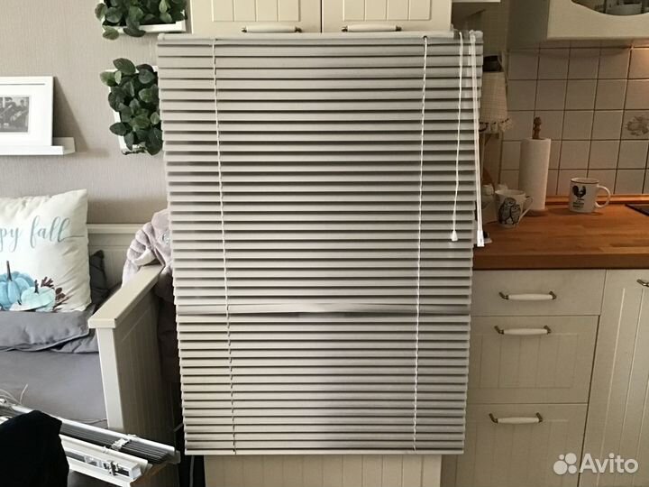 Жалюзи алюминиевые серебристые