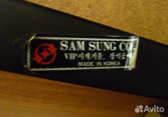 Зеркало с часами