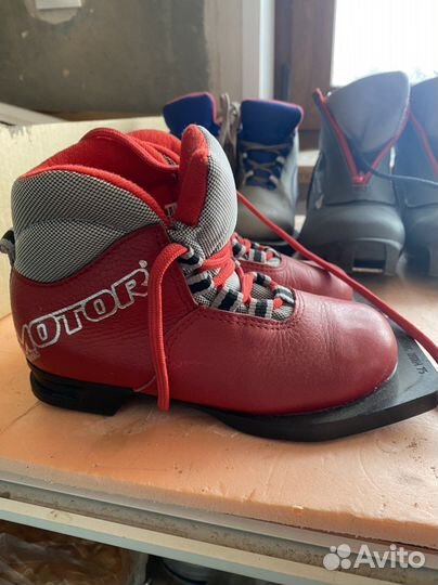 Лыжные ботинки