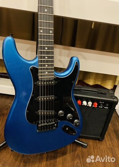 Электрогитара Stratocaster с Комбиком 15 ват