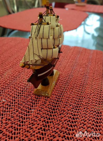 Корабль статуэтка