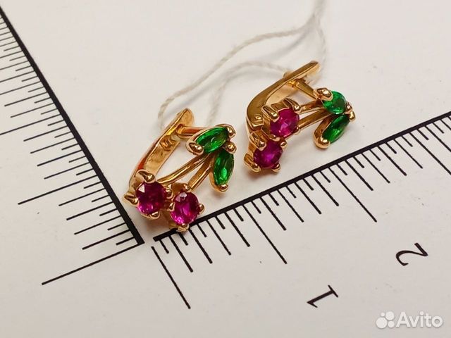 Серьги с синтетическим камнем Золото