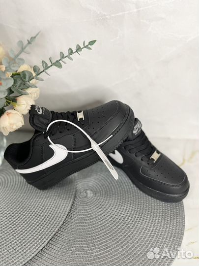 Кроссовки nike 36 Новые кожа