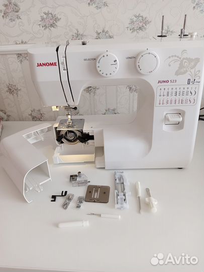 Швейная машинка Janome juno 523