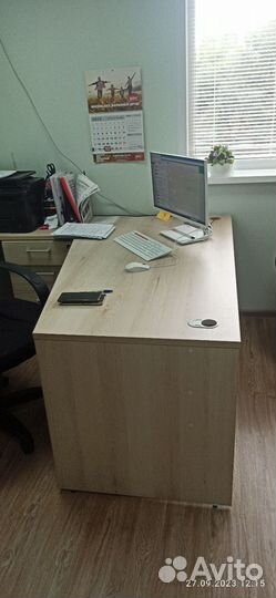 Стол офисный с тумбочкой бу
