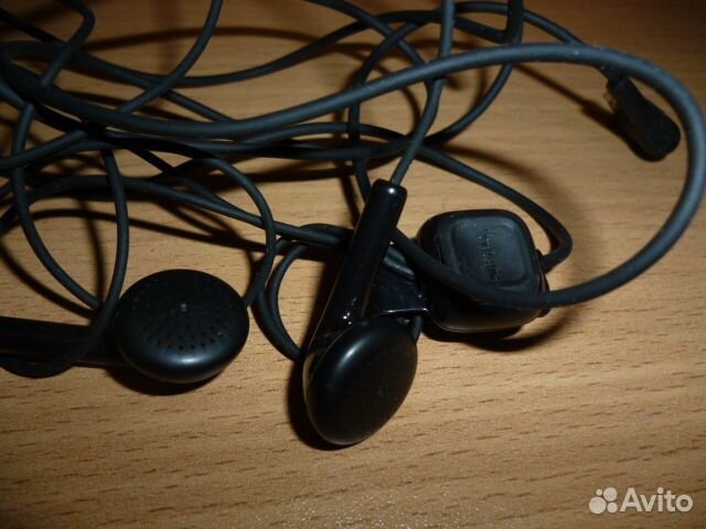 Проводные наушники