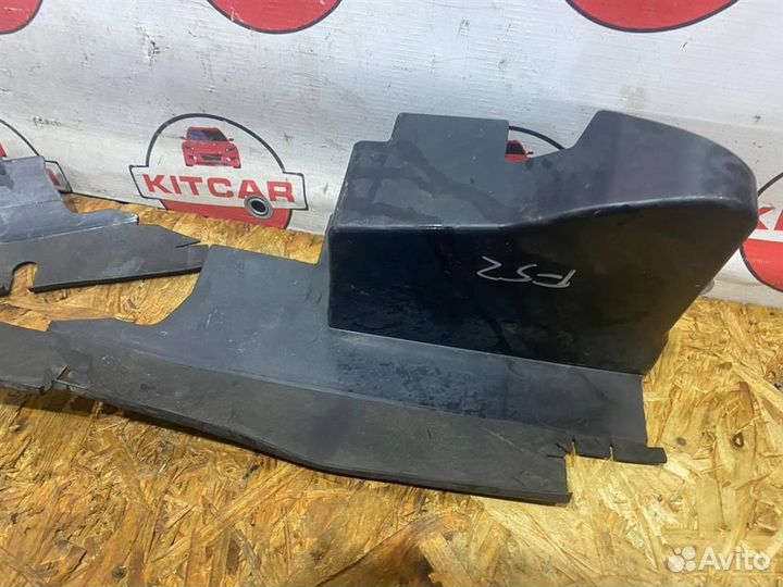 Воздуховод радиатора (штука) Ford Focus 2