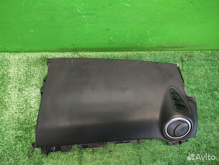 Накладка торпедо правая Mazda 3 (BK) 2005