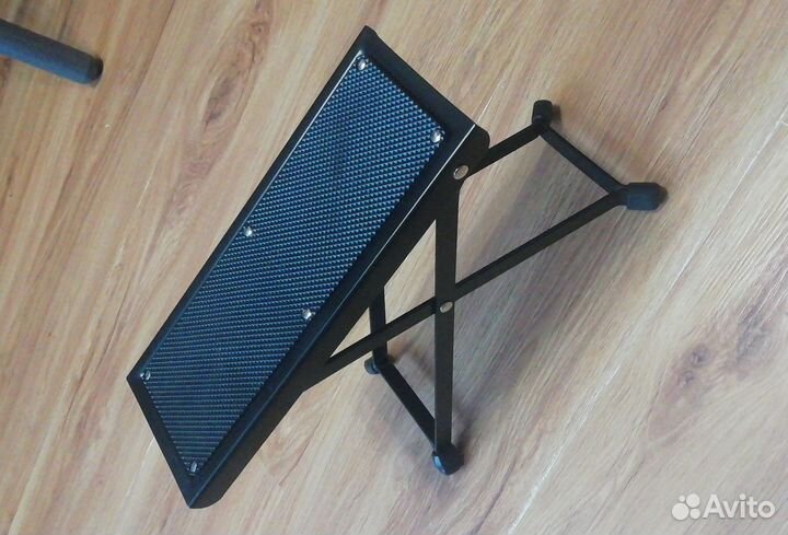 Подставка под ногу гитариста