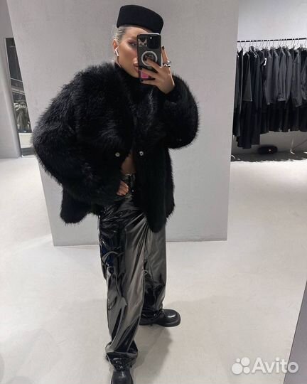 Шуба из эко меха черная