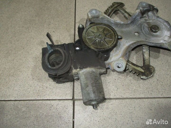 Стеклоподъемник задний левый Lexus NX 200t/300