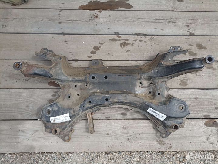 Toyota corolla 150 балка подмоторная