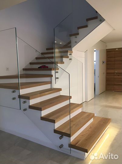 Перила и ограждения стеклянные для лестниц