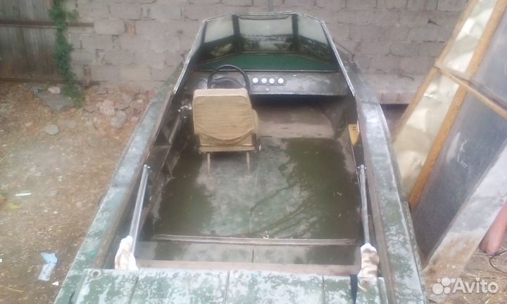 Лодка моторная водомет