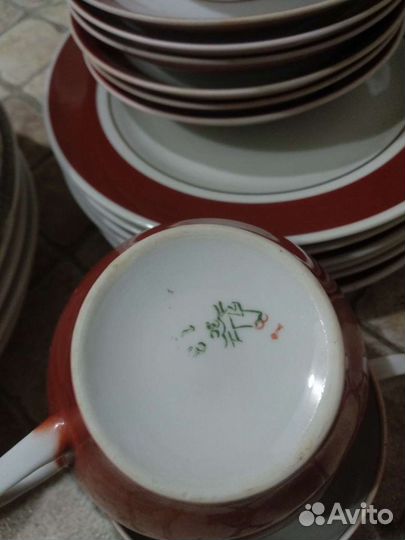 Чайный сервиз, Красный фарфорист