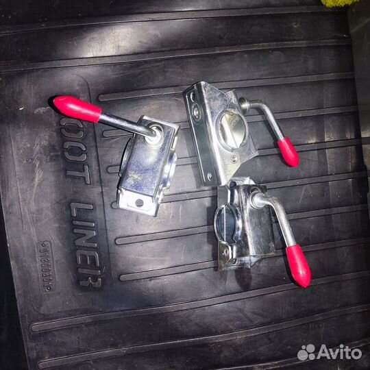 Устройство крепления опорного колеса