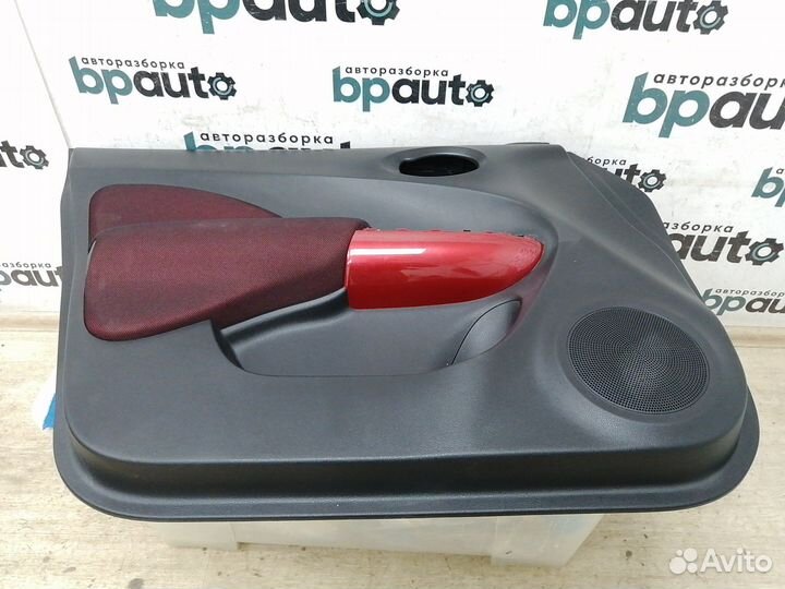 Обшивка передней левой двери 80901-1KA0A Nissan