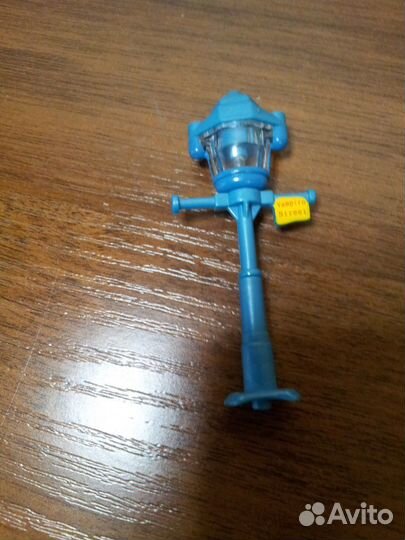 Игрушка из Киндер сюрприза столбик