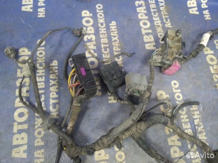 Проводка подкапотная Opel Astra J хэтчбек 2011