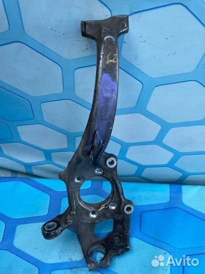 Кулак поворотный передний правый 8K0407254AB