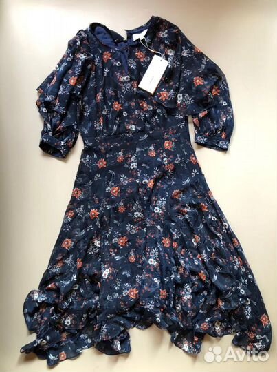 Платье с этикеткой) очень классное)