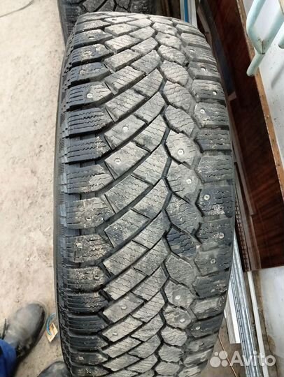 Continental Conti4x4IceContact 215/65 R16