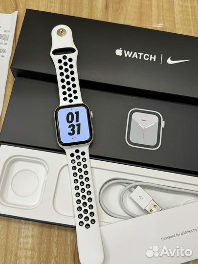 Apple Watch Se 44mm Nike Оригинал