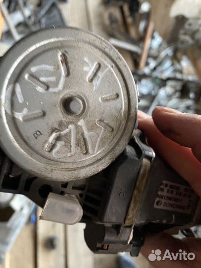 Шевролет Авео Т250 моторчик стеклоподьемника