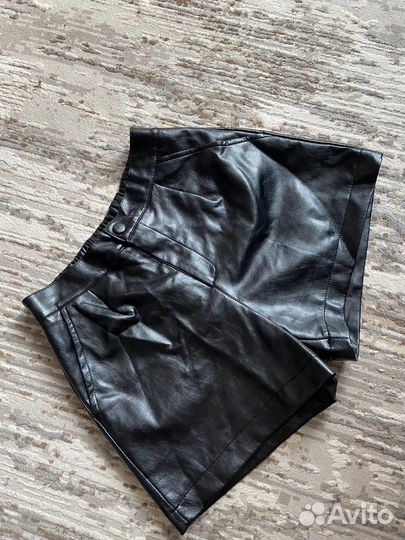 Кожаные шорты