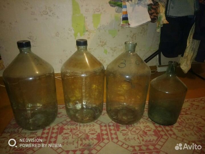 Бутыли бод вино. 3-20лит,1-10 лит