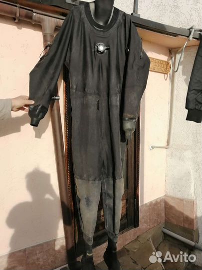 Продам сухой гидрокостюм