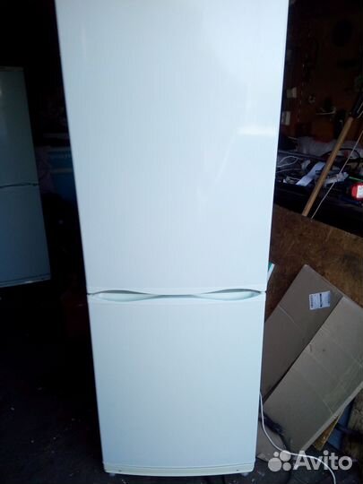 Холодильник двухкамерный