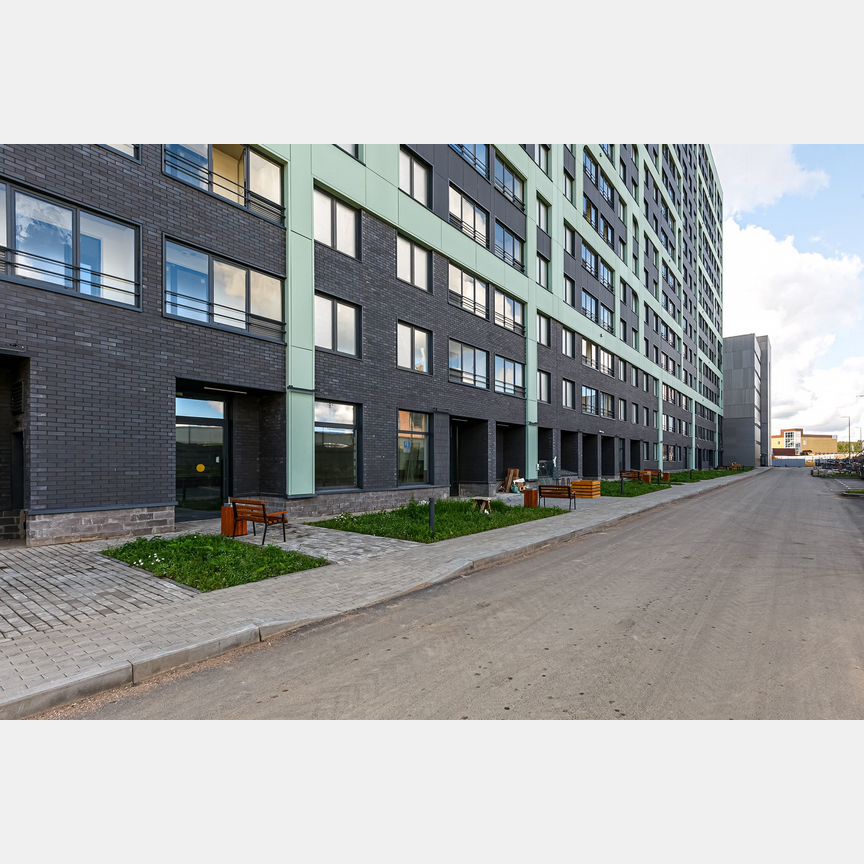 2-к. квартира, 76,2 м², 1/15 эт.