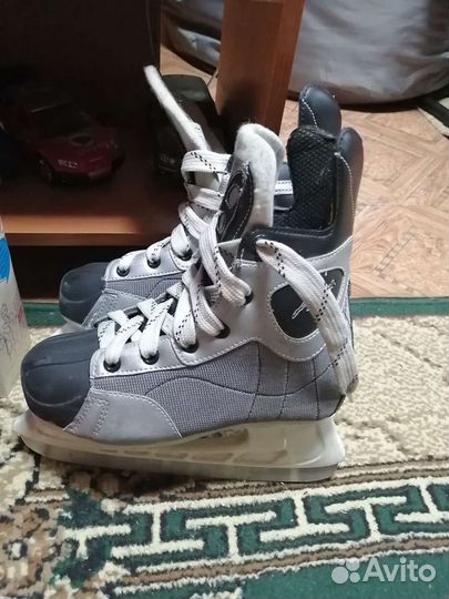 Коньки хоккейные