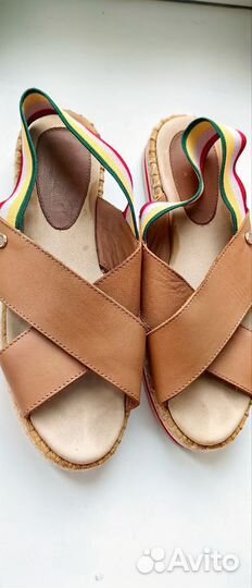 Женские Karl Lagerfeld и Tommy Hilfiger