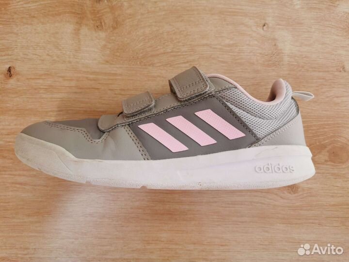 Кроссовки Adidas