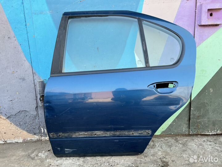 Дверь задняя левая Nissan Primera P11