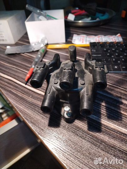 Крышка трамблера sr 18 от Ниссан блюберд