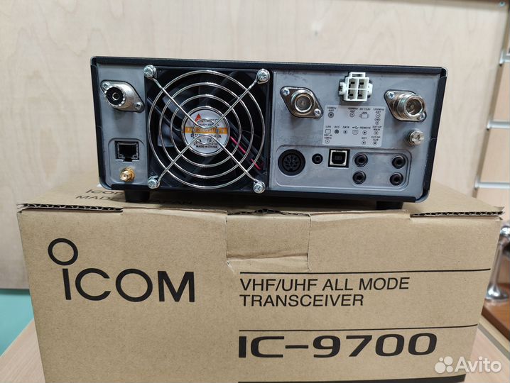 USA трансивер icom-9700 новые. В Москве