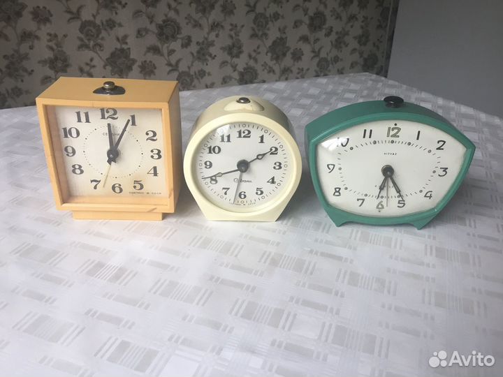 Настольные часы и будильники СССР