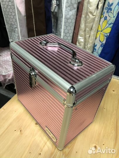 Чемодан для косметики от mary kay