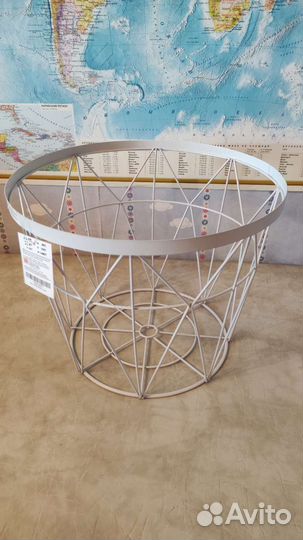 Металлическая корзина интерьерная