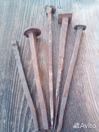 Кованые гвозди