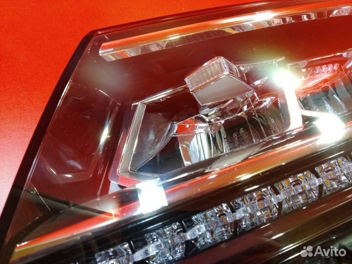 Фара передняя левая Volkswagen Tiguan AD1 czca