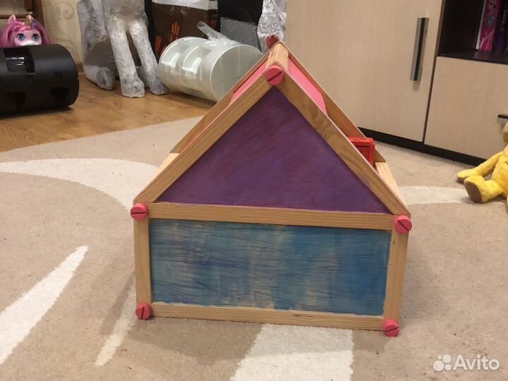 Кукольный домик деревянный с мебелью